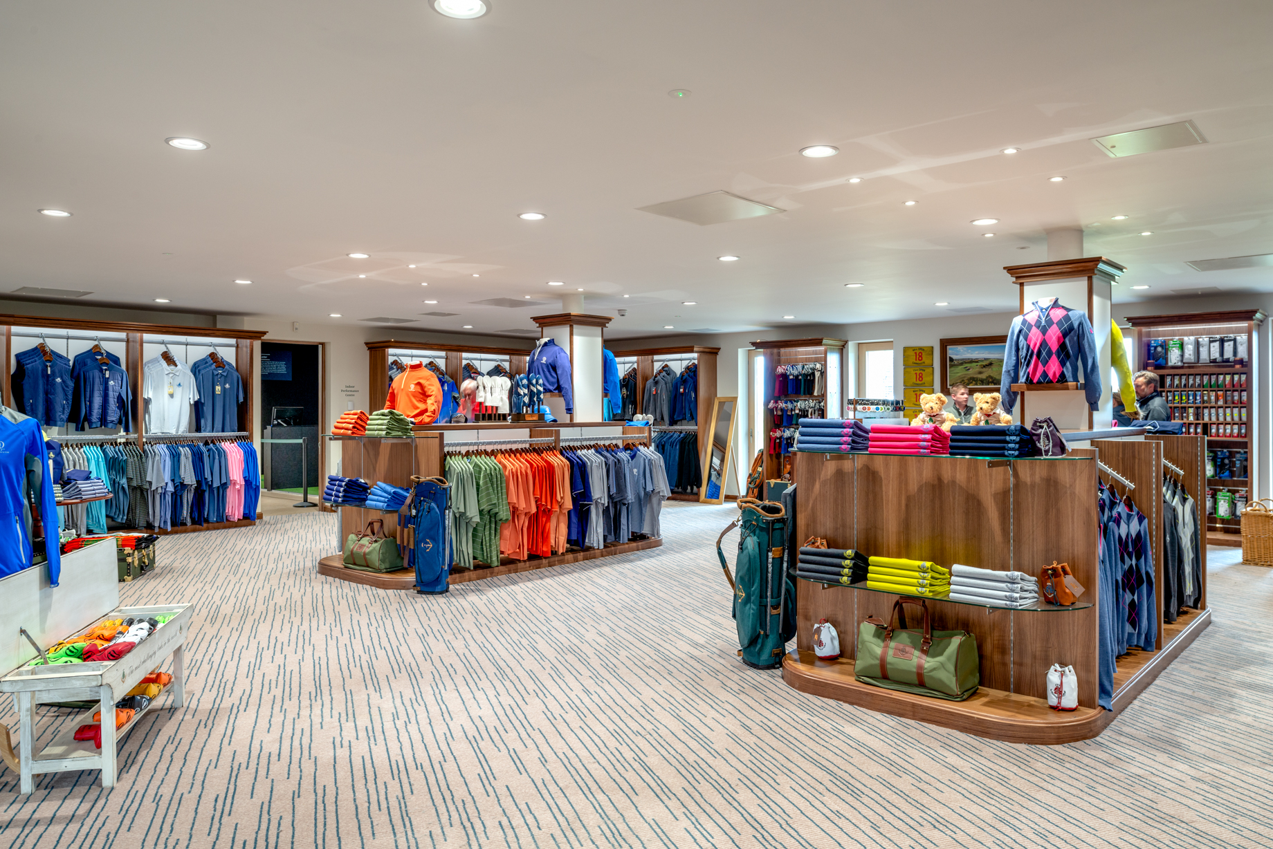 Pro shop 2. Магазин Моня. Jolly Golf магазин одежды. Pro shop. Магазин гольф вещей в Стамбуле.